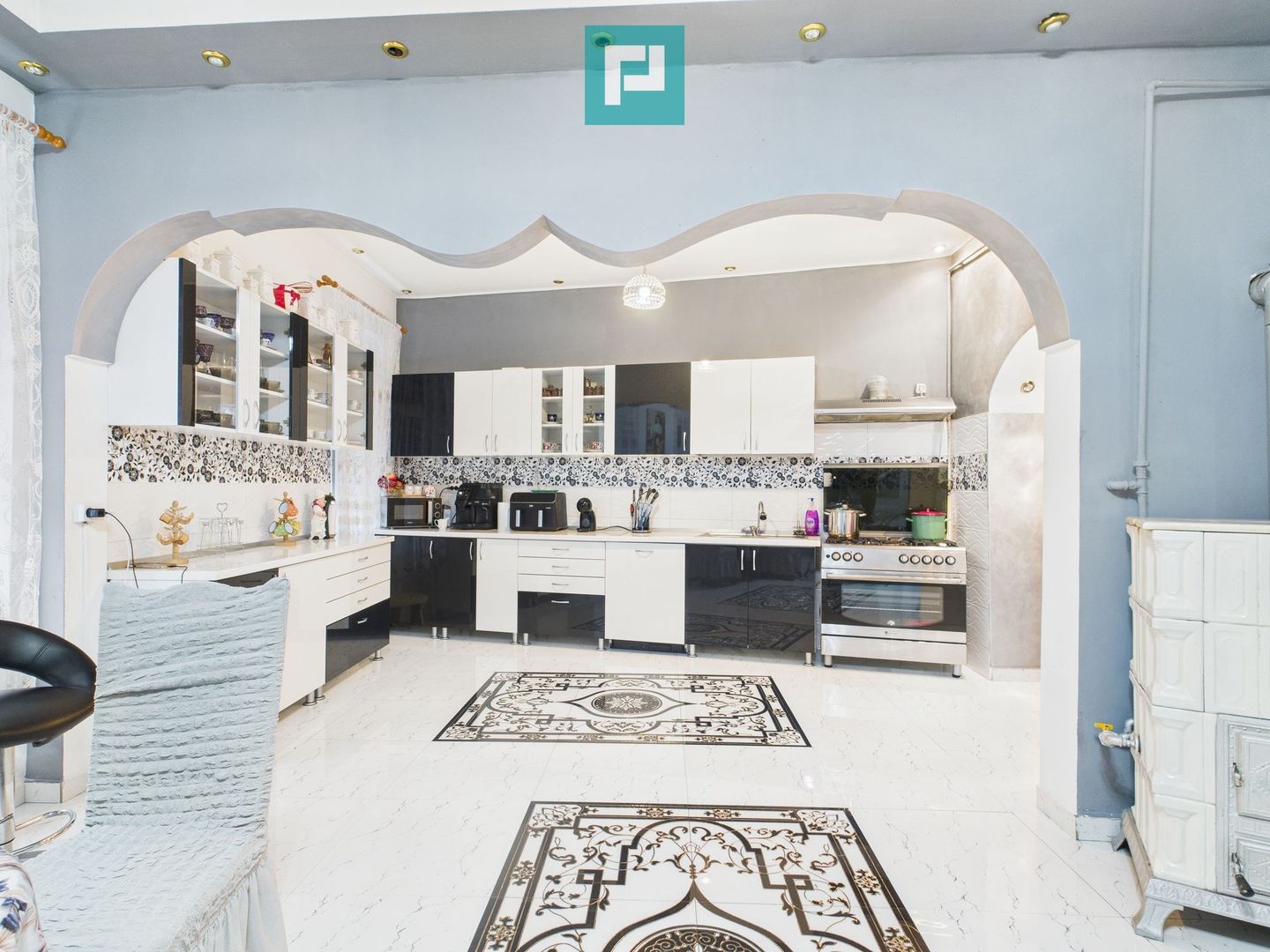 Două case, curte mare, lângă Castelul Huniazilor - Poză 18