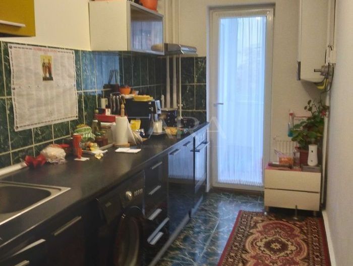 Apartament 2 camere, ideal pentru locuit sau investiție, zona Minerva. - Poză 1