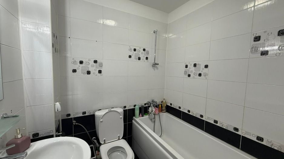 Apartament cu 3 camere, decomandat, zona Albert - Poză 8