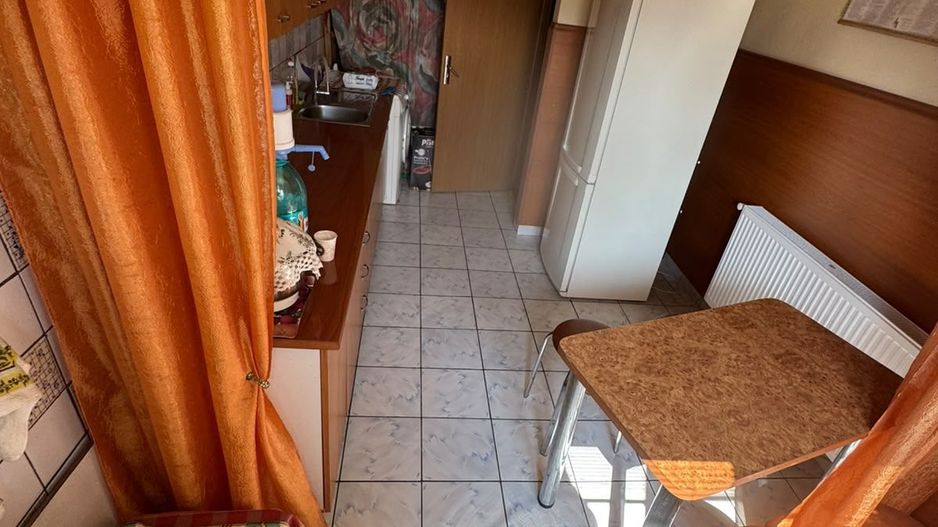 Apartament 3 camere, 70 mp utili, balcon, zona Cetate, Alba Iulia - Poză 4