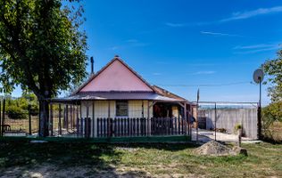 Casă cu teren generos și priveliște panoramică – Lipova