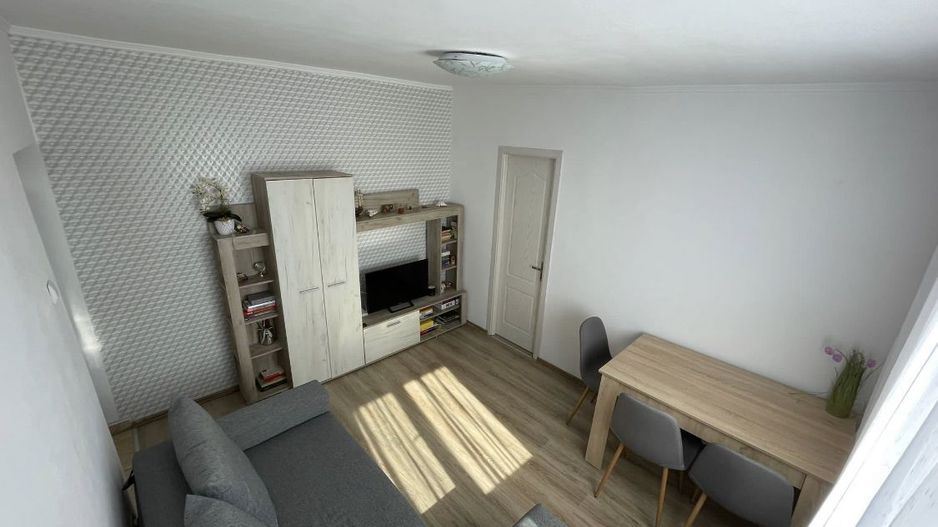 Vand apartament Micro 14 - Poză 1