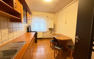 Apartament spațios cu 3 camere, 2 băi și multe avantaje - Poză 2