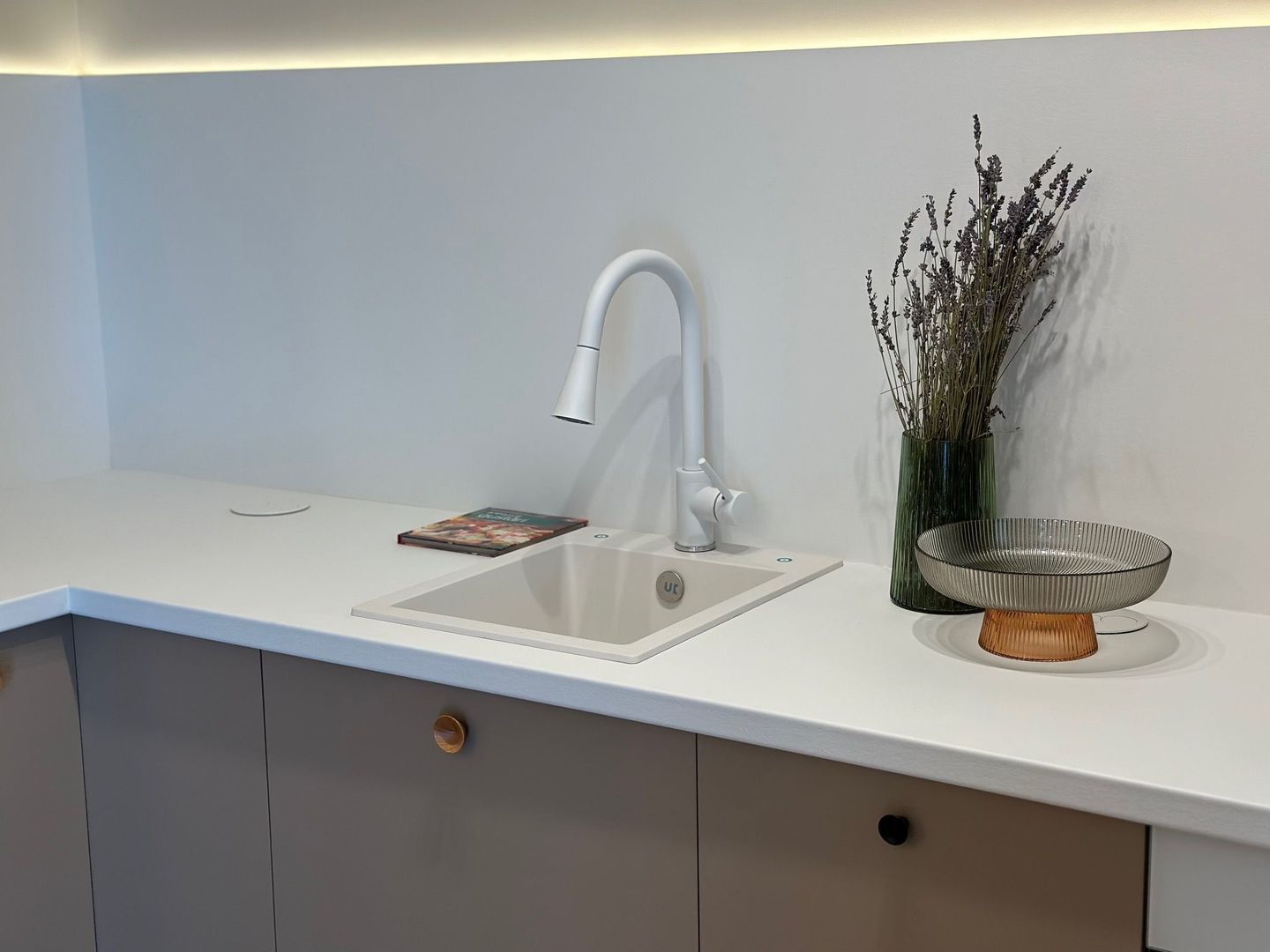 Apartament deosebit  2 camere zona Lipovei - Poză 9