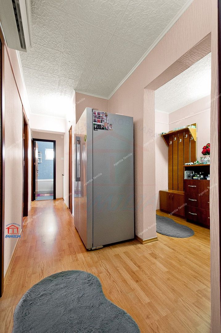 Apartament spatios, renovat, 4 camere, decomandat, etaj 4, Micro 39 - Poză 13