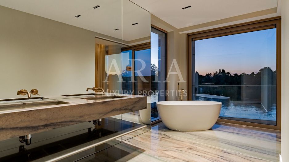 VILA FRONTLAKE SNAGOV – acolo unde arhitectura întâlnește libertatea - Poză 12