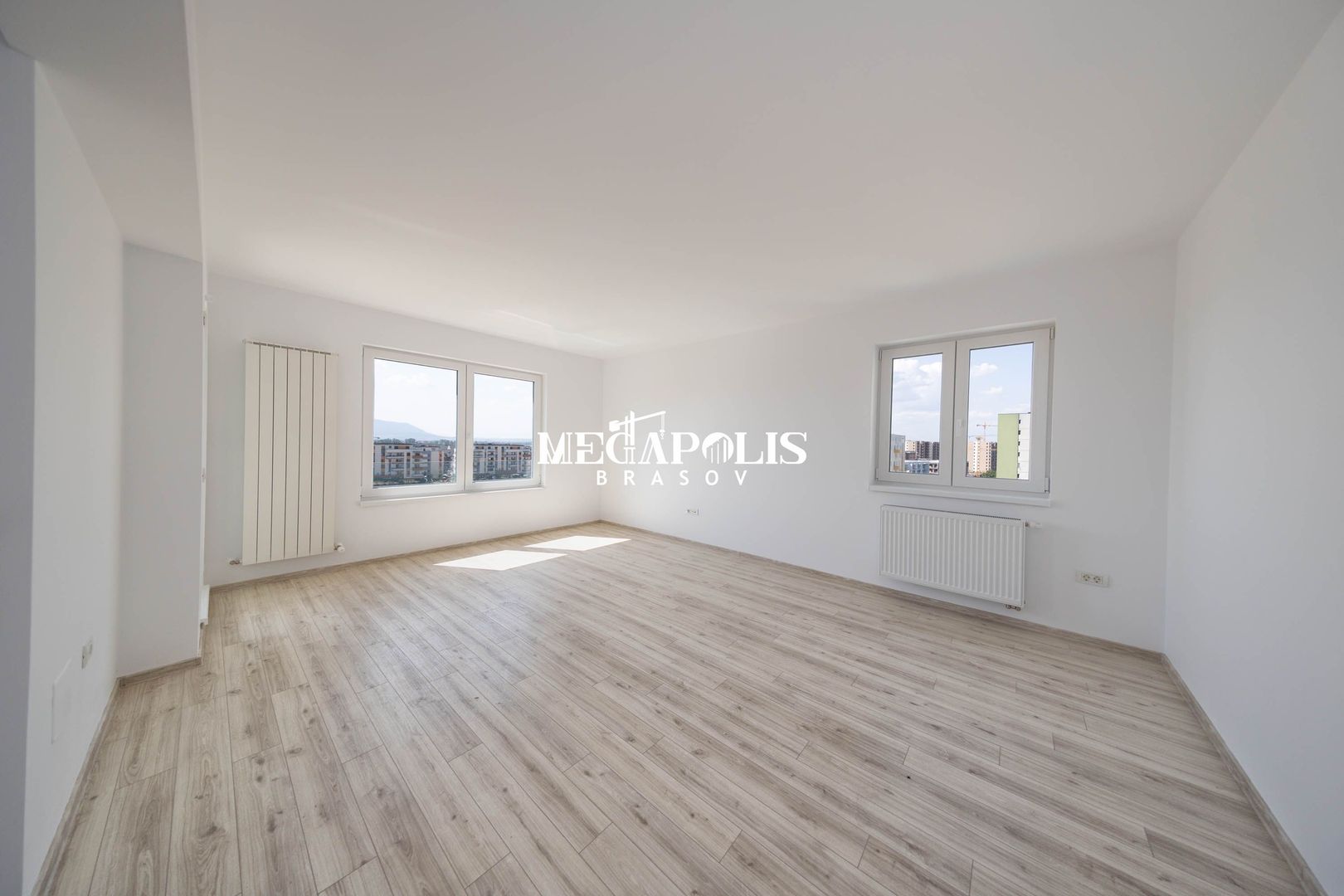 Vanzare apartamente cu 2 Camere  BRASOV  ZONA TRACTORUL - Poză 4