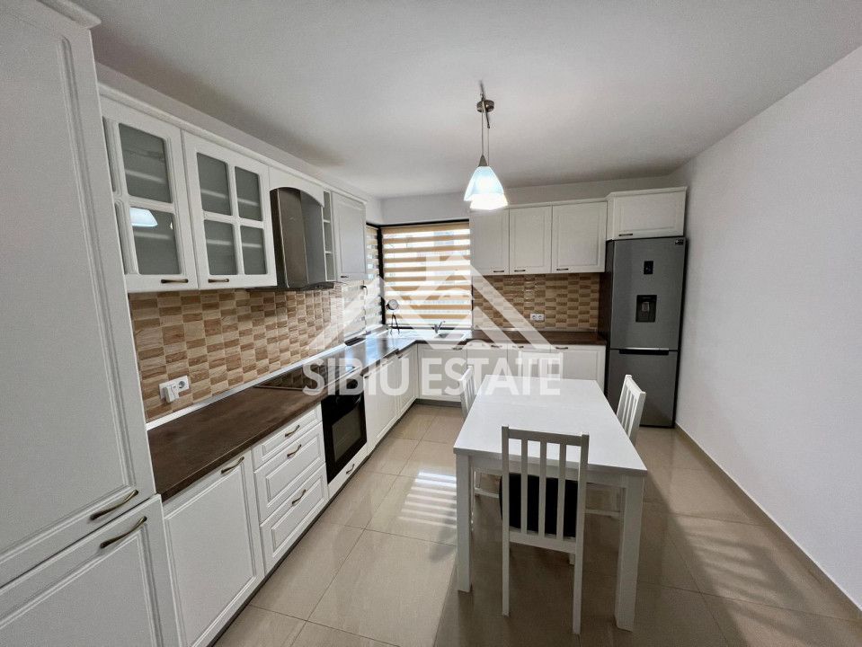 Casa tip duplex cu carport auto mobilata utilata cartier Arhitectilor - Poză 2