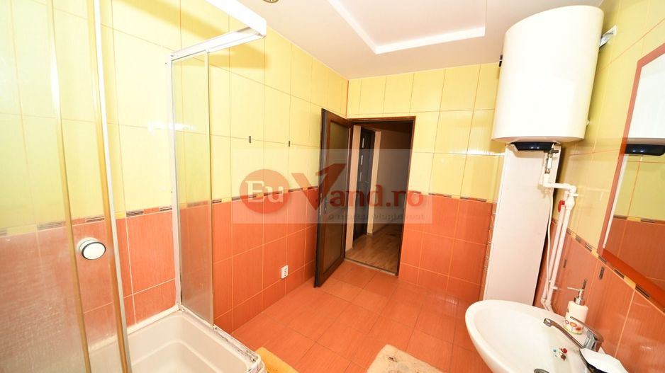 Vila spatioasa, pretabil pentru locuit/clinica, zona Micro 17 – Galati - Poză 24