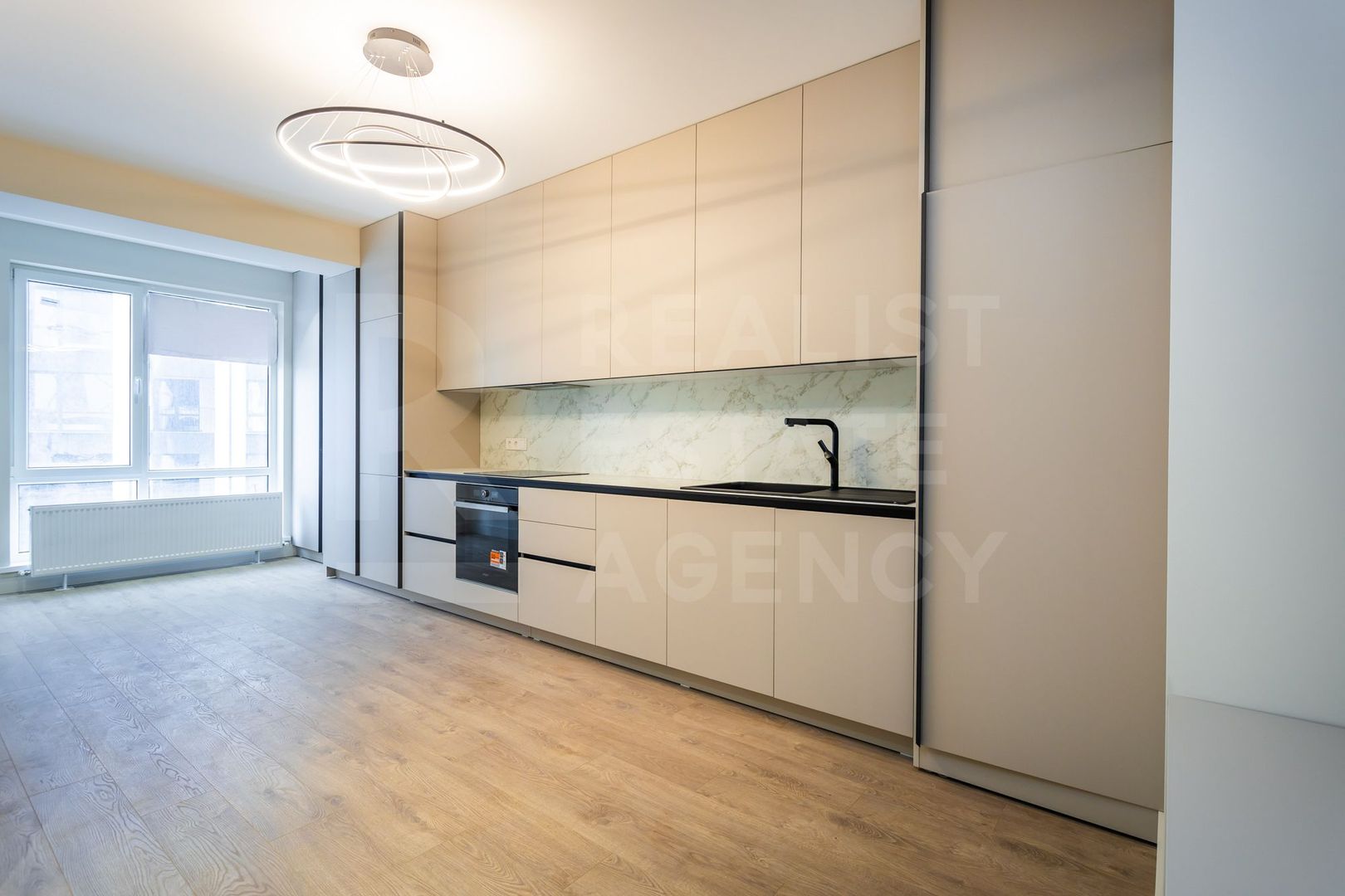 Vânzare, apartament, 2 camere, strada Calea Ieşilor, Sculeni - Poză 2