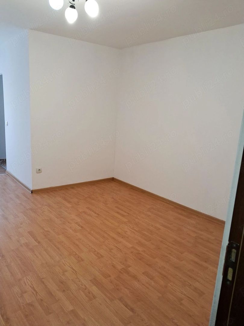 DE VANZARE  GARSONIERA ZONA LUJERULUI - Poză 3