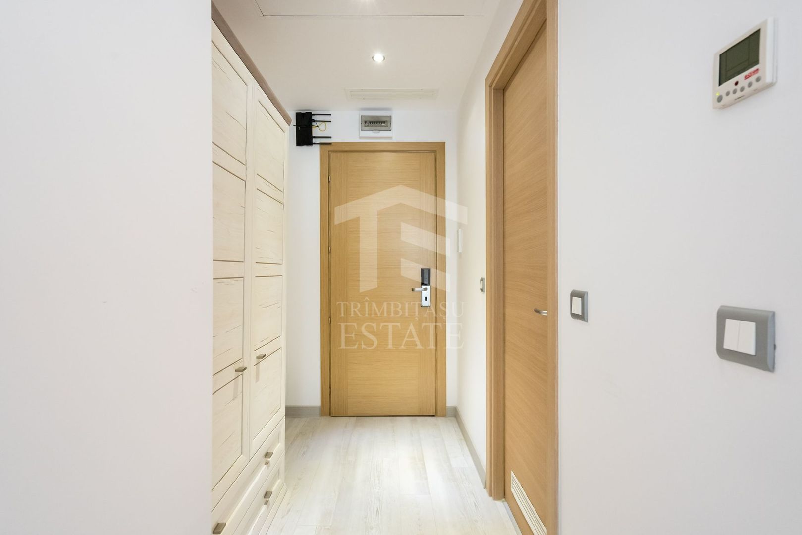 Garsoniere 10 proprietati Rin Grand Residence sub contract Airbnb - Poză 10