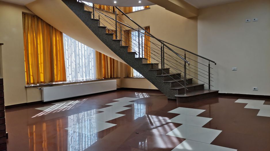 Vila str Garlei cu garaj dublu - Poză 4