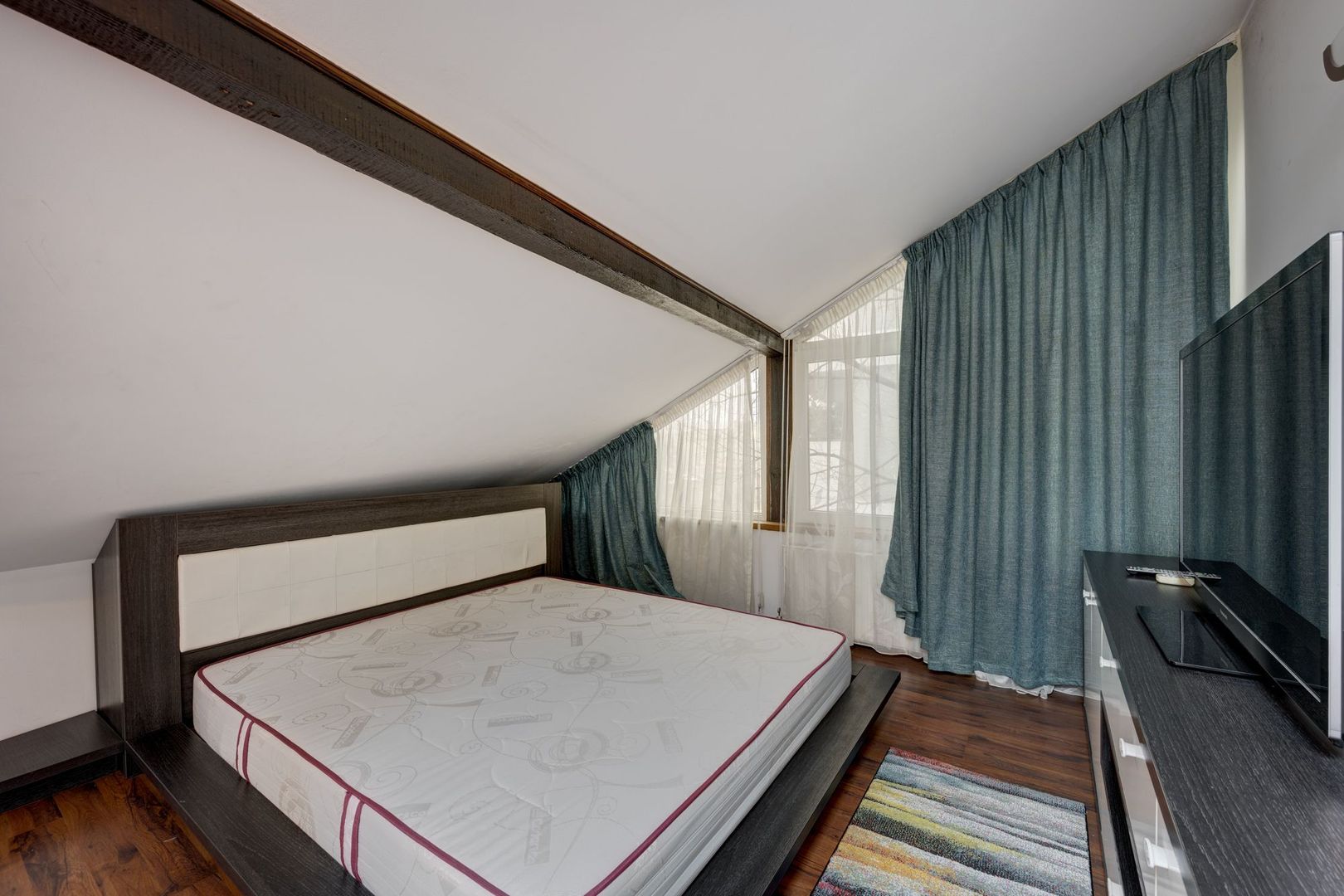 2 Apartamente  in Vila 5 Cam Metrou Basarab Gara de Nord - Poză 30