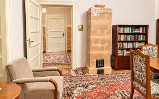 Apartament la casă cu curte proprie în zonă exclusivistă Sub Arini - Poză 3