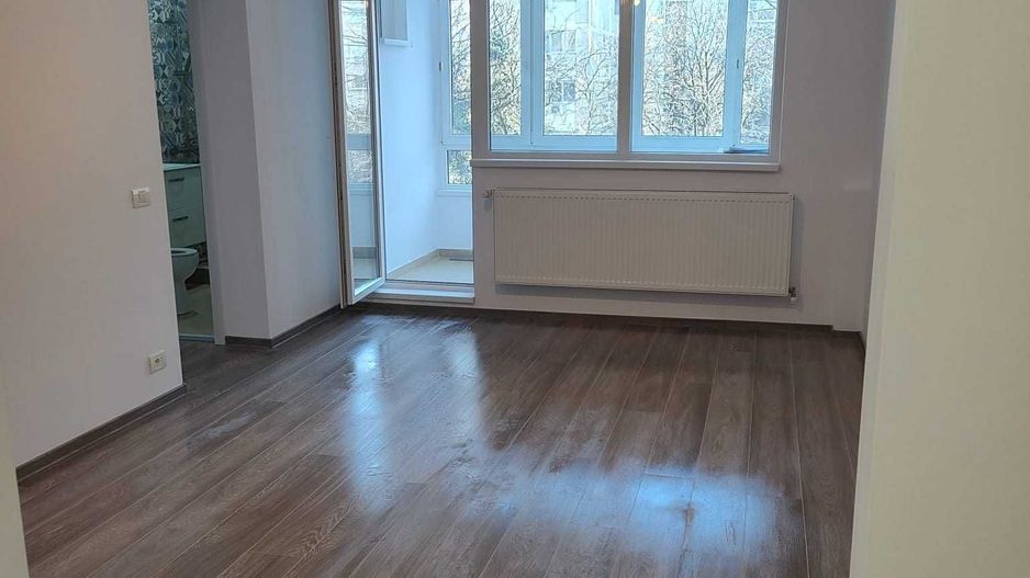 Apartament 3 camere centrala proprie renovat Favorit - Poză 1