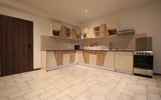 Zona Cetatii; 6 incaperi, ideal pentru sediu firma. - Poză 9