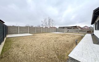 Casa individuala - 4 camere - teren generos - Sanmihaiu Roman - Poză 3