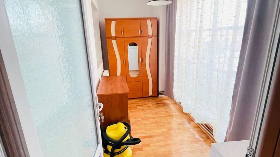 Închiriez apartament 3 camere ultracentral - Poză 7
