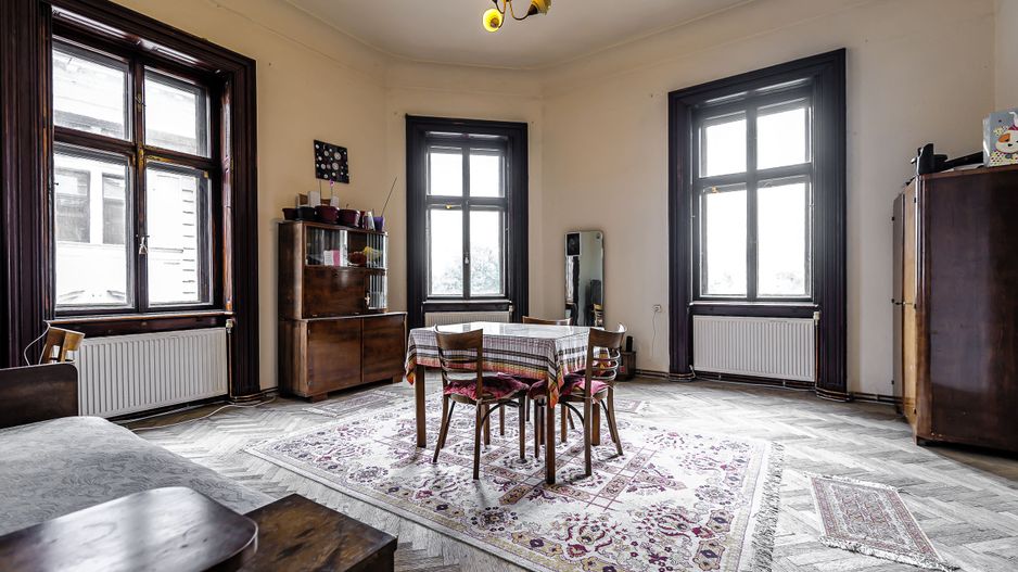 VÂNDUT! Apartament de 138 mp, Revoluției, Arad, - Poză 2