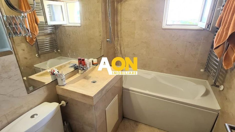 Apartament de Vanzare, 2 camere,  priveliste superba - Poză 11