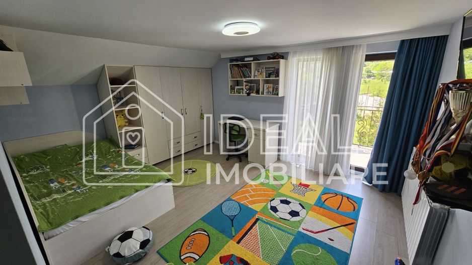 Vila Moderna cu 5 camere, garaj si 921 mp de curte, in Tocile - Poză 17