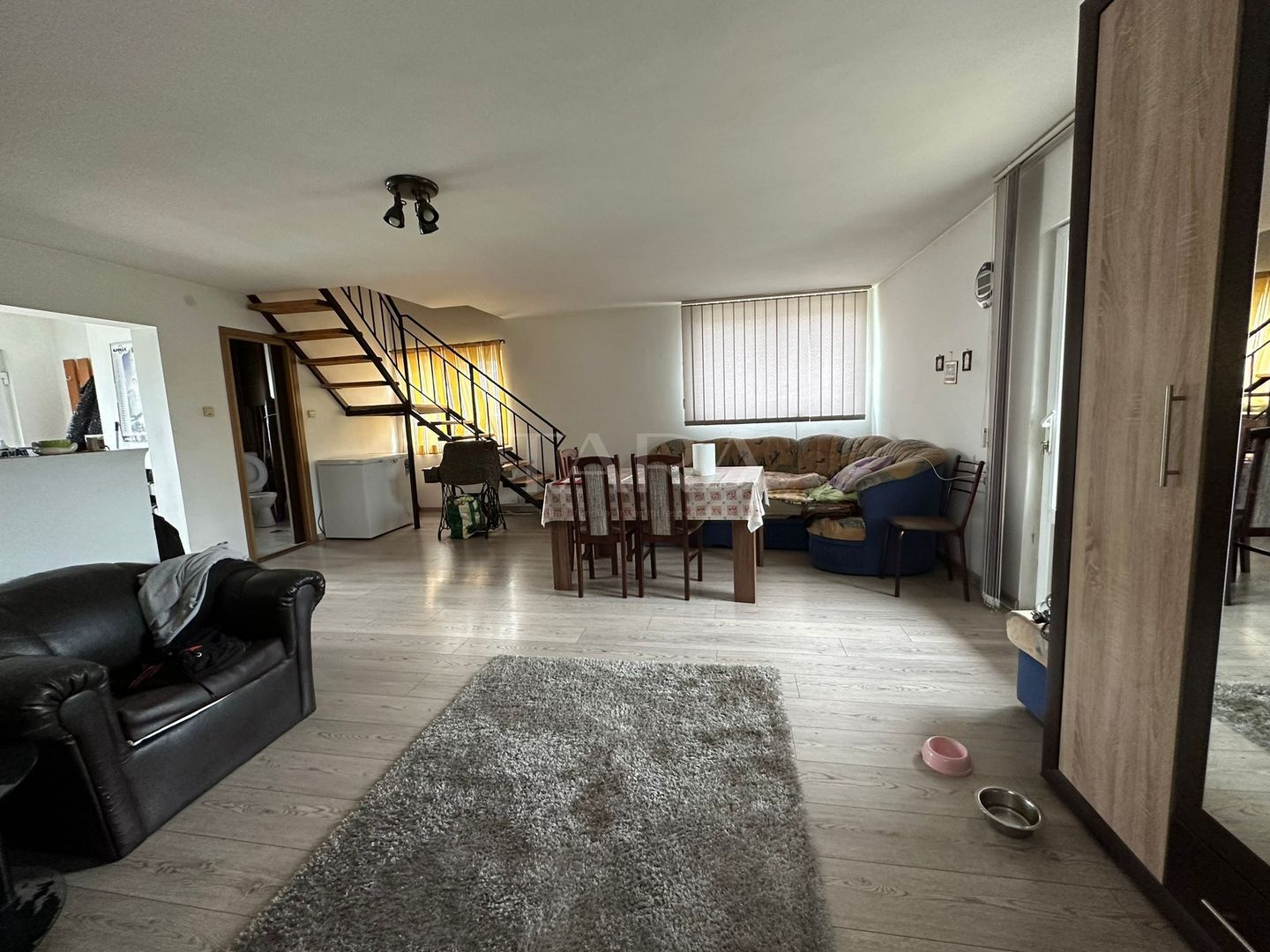 Casa cu 4 camere de vanzare in Iris - Poză 1