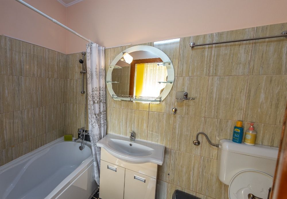 De vânzare casă cu etaj - Poză 10