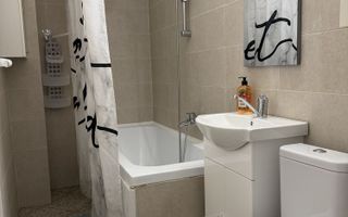 Închiriez apartament 3 camere modern, Nerva Traian -Piata Unirii - Poză 7