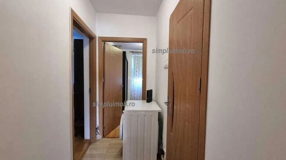 Metrou Obor mobilat etaj intermediar 3 camere - Poză 5
