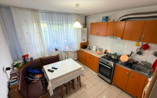 De vanzare casa tip duplex Piata Chiriac 222mp - Poză 3