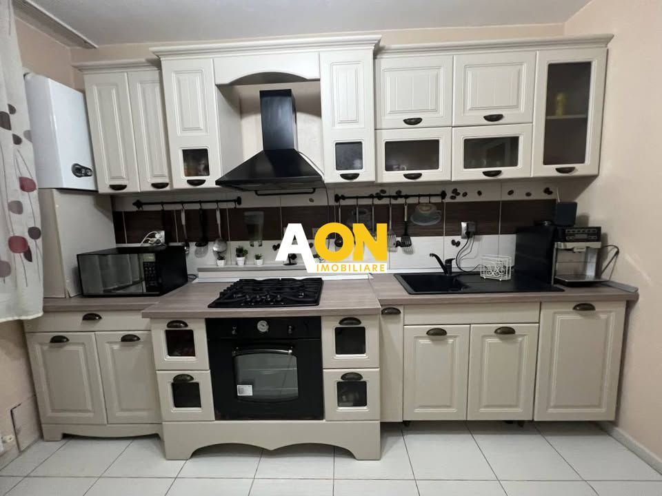 Casă tip înșiruit, 4 camere, Cetate, renovată 2024, acces 2 străzi - Poză 2