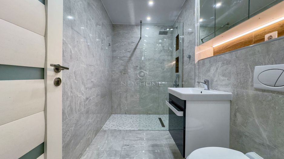 Apartament cu 3 camere de închiriat în zona Centrală - Poză 14