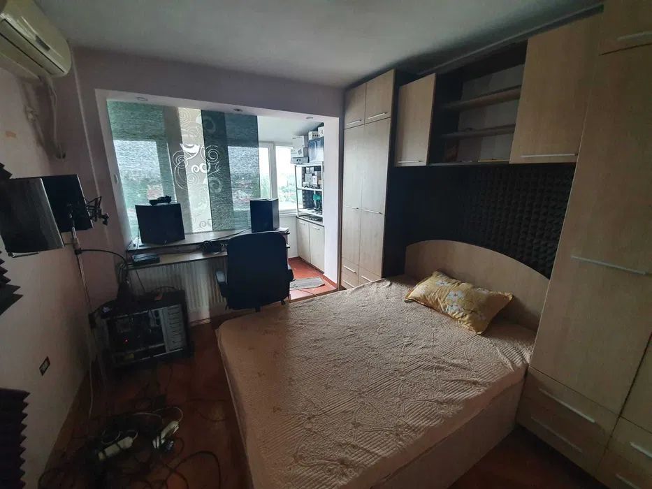 APARTAMENT 3 CAMERE 1 MAI METROU - Poză 3