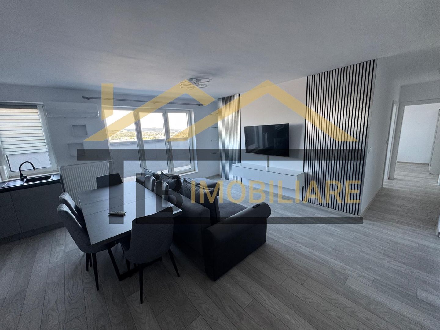 Apartament cu 3 camere, 70mp,  parcare, terasa, Zona Maurer - Poză 3