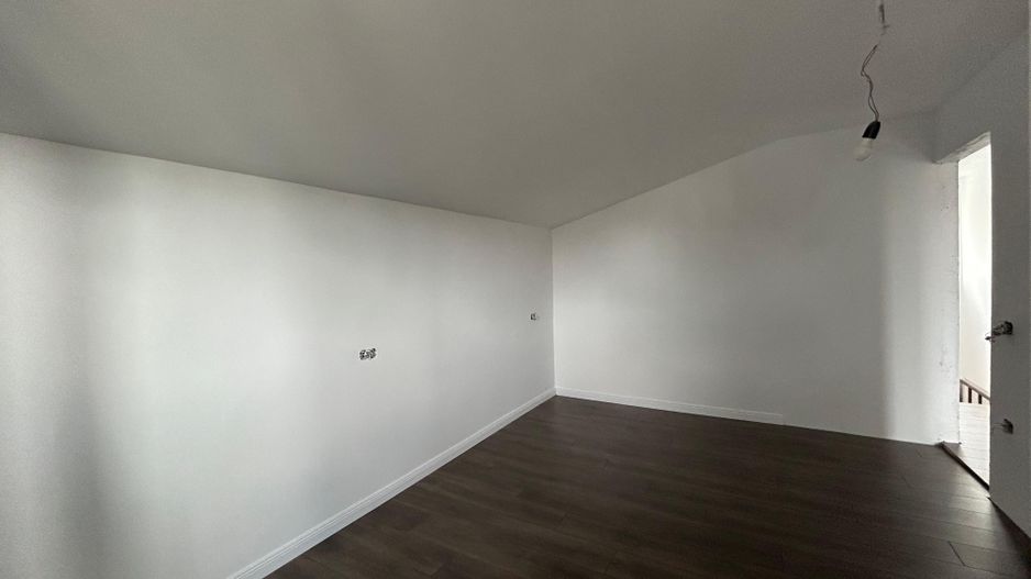 Vila Modernă și Complet Renovată în Otopeni – Oferă Confort și Accesibilitate - Poză 8