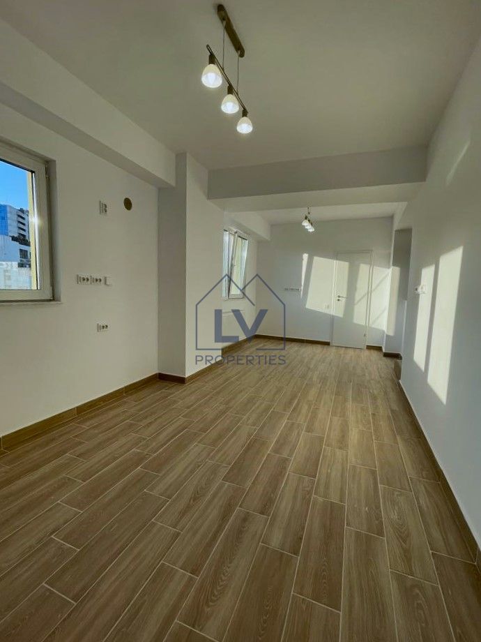 INCHIRIERE APARTAMENT 7 CAMERE | PIATA VICTORIEI - Poză 4