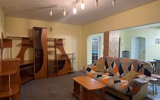 Apartament cu 3 camere | Zona Rogerius | Oradea - Poză 3