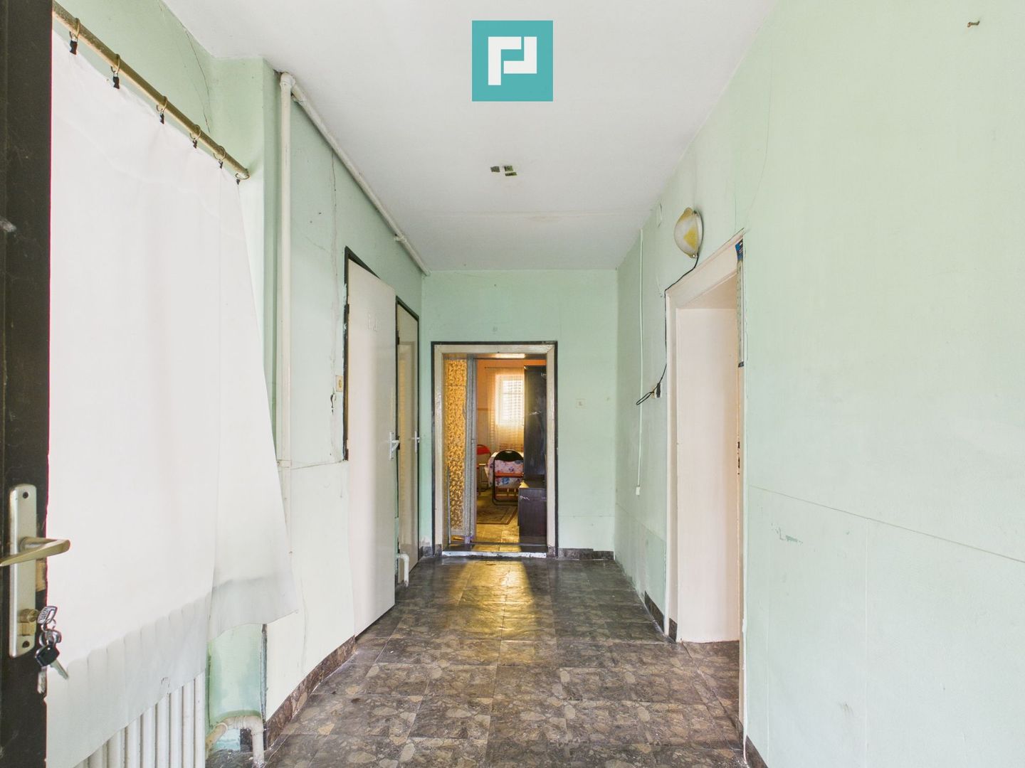 Casă modestă cu 3 camere din văiugă în Bătania - Poză 14