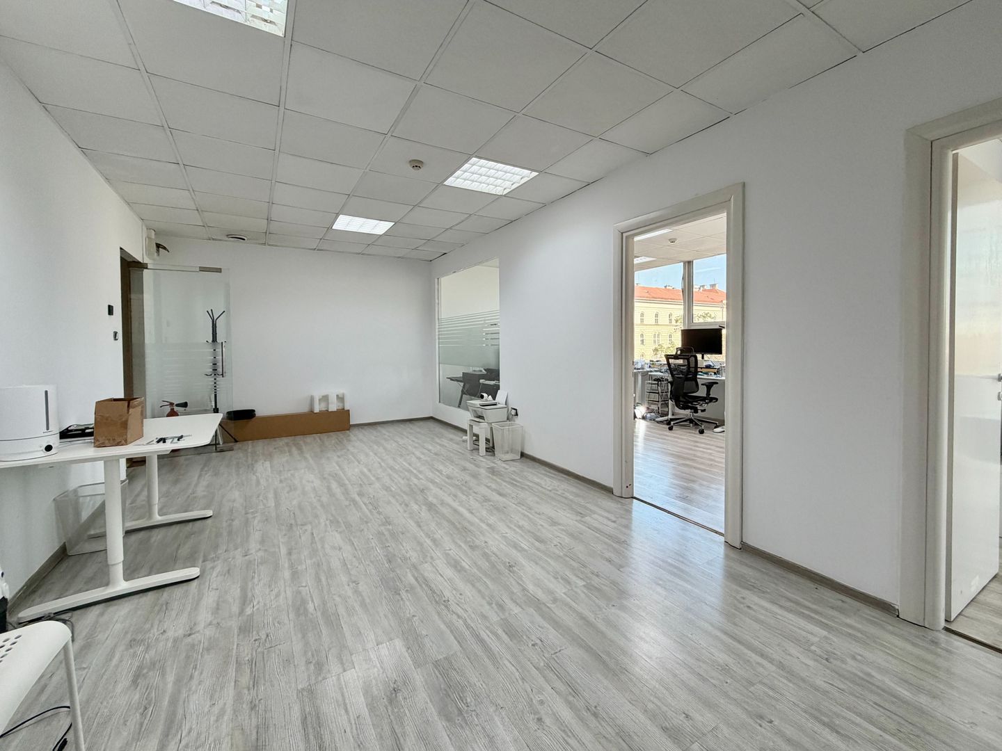 Birou de închiriat – flexibil și adaptabil nevoilor tale - Poză 4