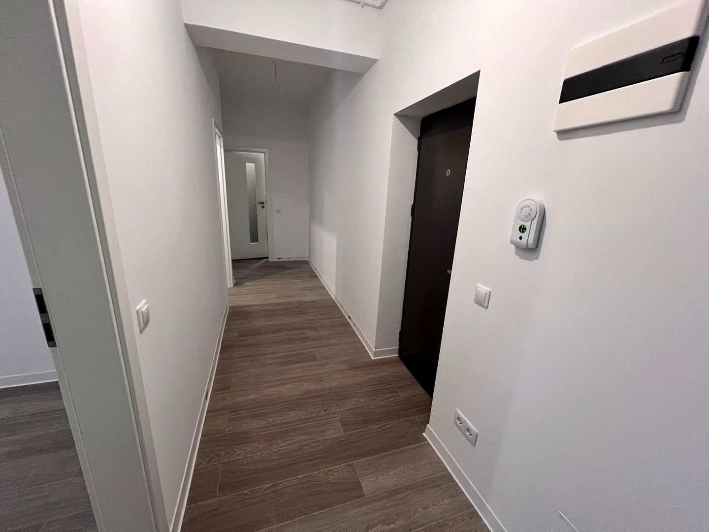 Apartament 3 camere, 2 bai si curte  in Selimbar - Poză 10