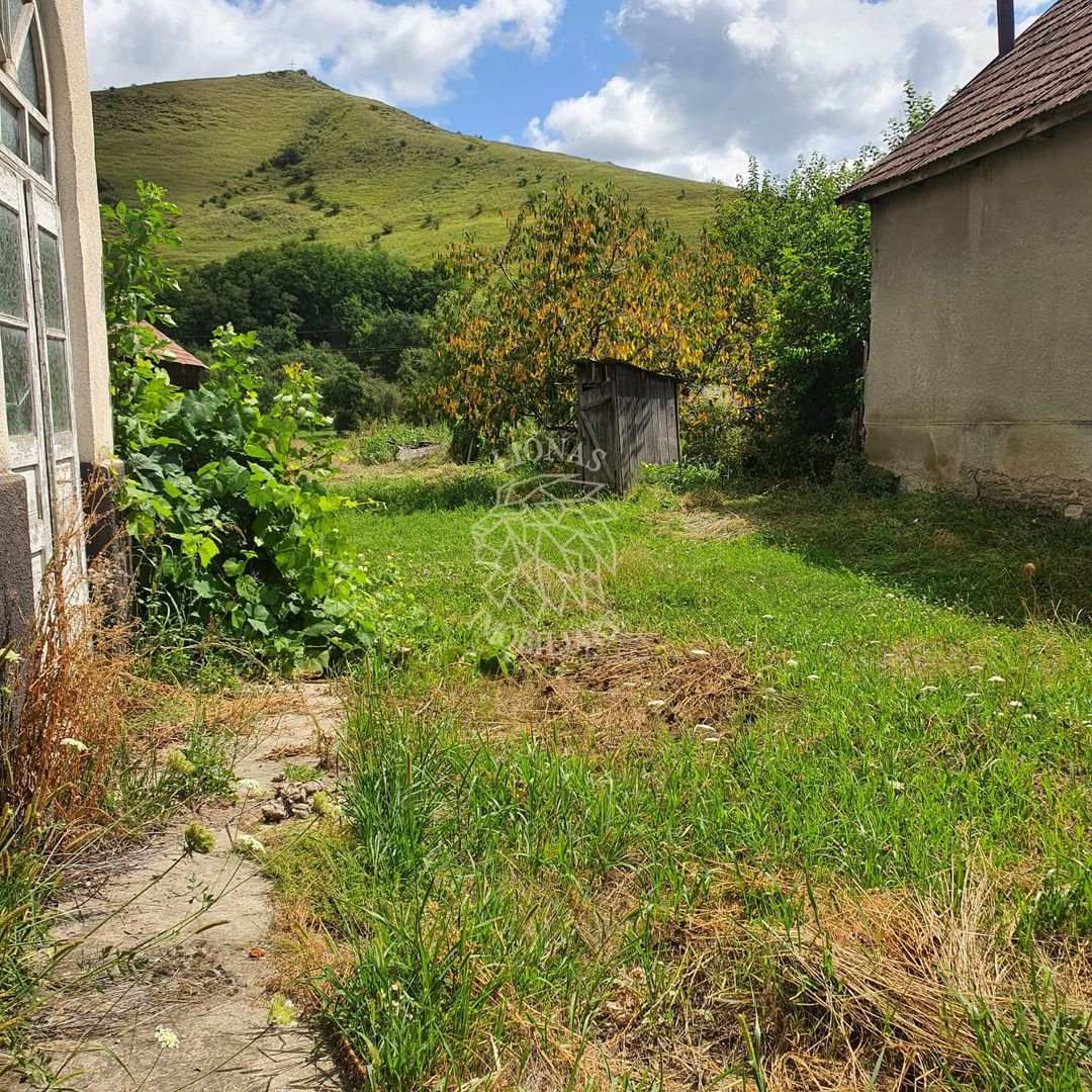 Casa 3 camere 126 mp-teren 4000 mp-Loc. Matei, Zona Centru - Poză 6