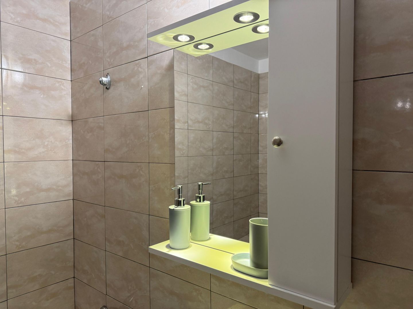 Apartament 2 camere modern, lângă metrou Titan, mobilat și utilat - Poză 12