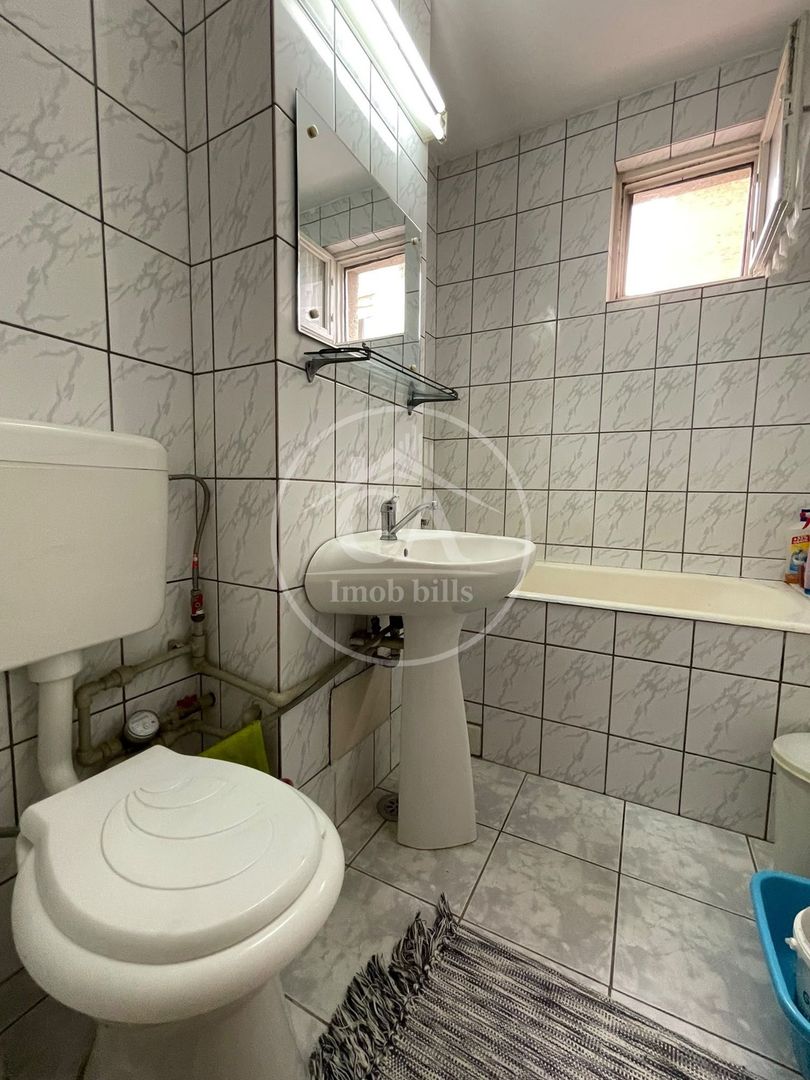 Apartament de vânzare cu 3 camere în zona Dacia, Oradea - Poză 13