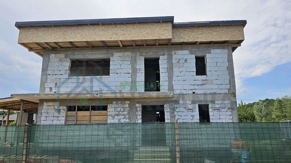 Casă la roșu de vânzare în comuna Bârnova, Iași – la 1 km de primărie - Poză 3