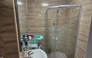 Vand apartament 3 camere Centru - Poză 3