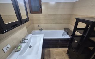 Bloc nou, sectiune mare, apartament 3 camere cu semineu, terasă mare si garaj - Poză 13