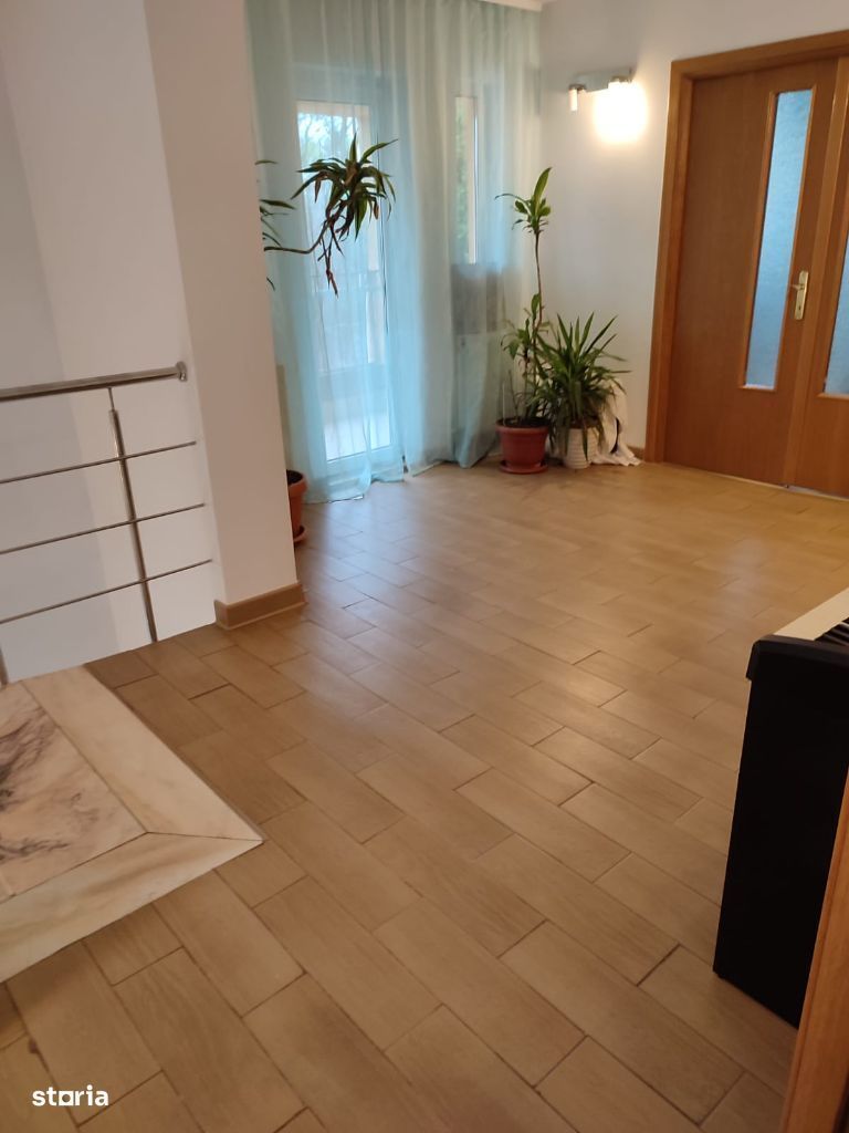 Proprietar vând vila P+E+M - Poză 14