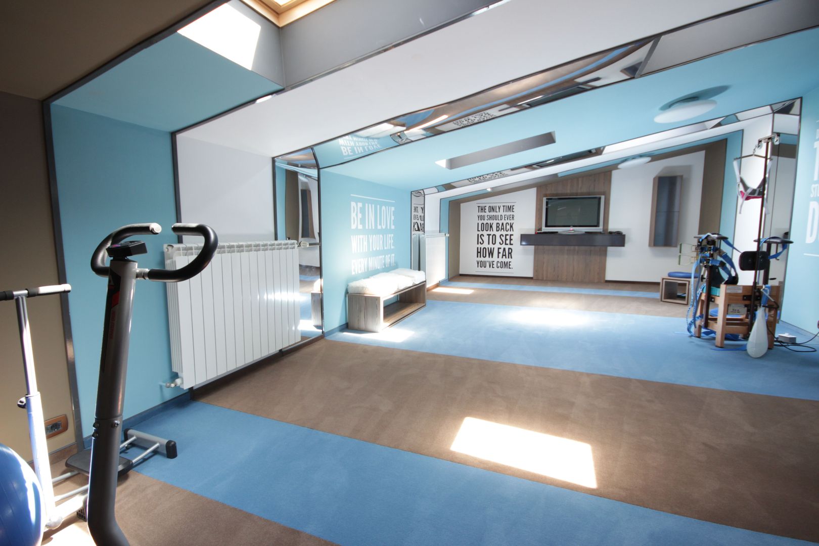 O casa deosebita cu Piscina - Poză 12