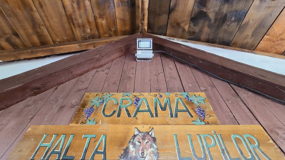 Vie Tradițională „Halta Lupilor” - Poză 2